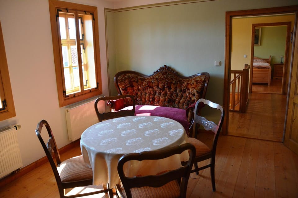 Living room, Seating area, Dining area