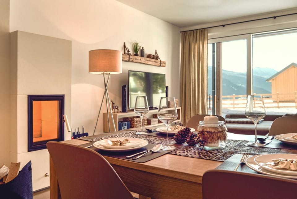 Communal lounge/ TV room, Living room