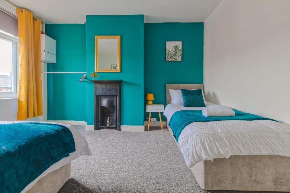 Skelton House - Fast Wi-Fi - Work Stays - Groups House in Leeds