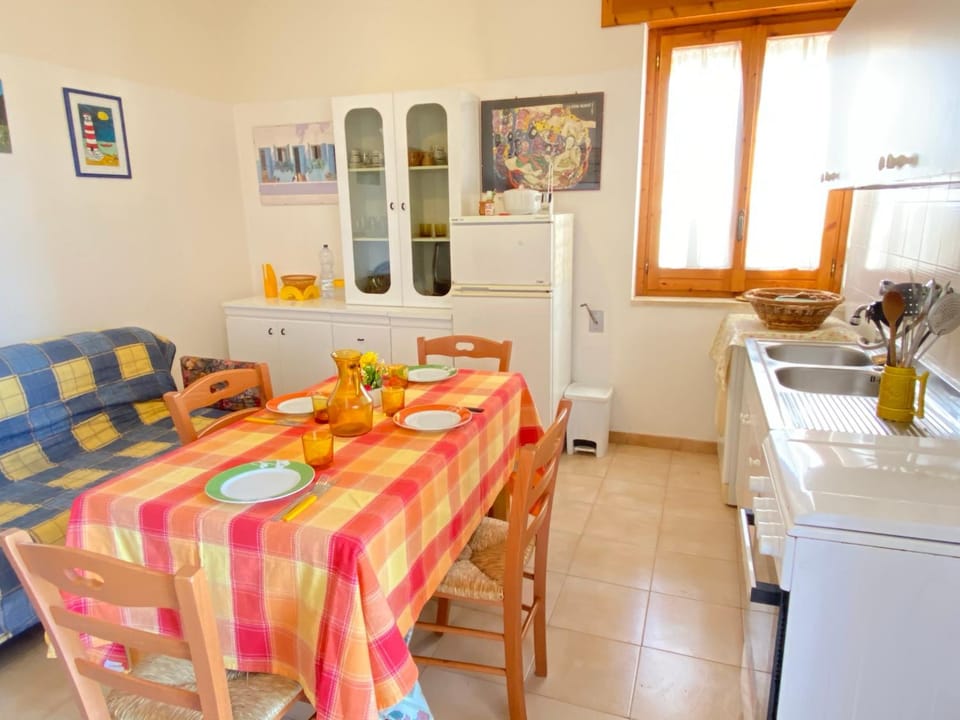 Living room, Dining area, Communal kitchen