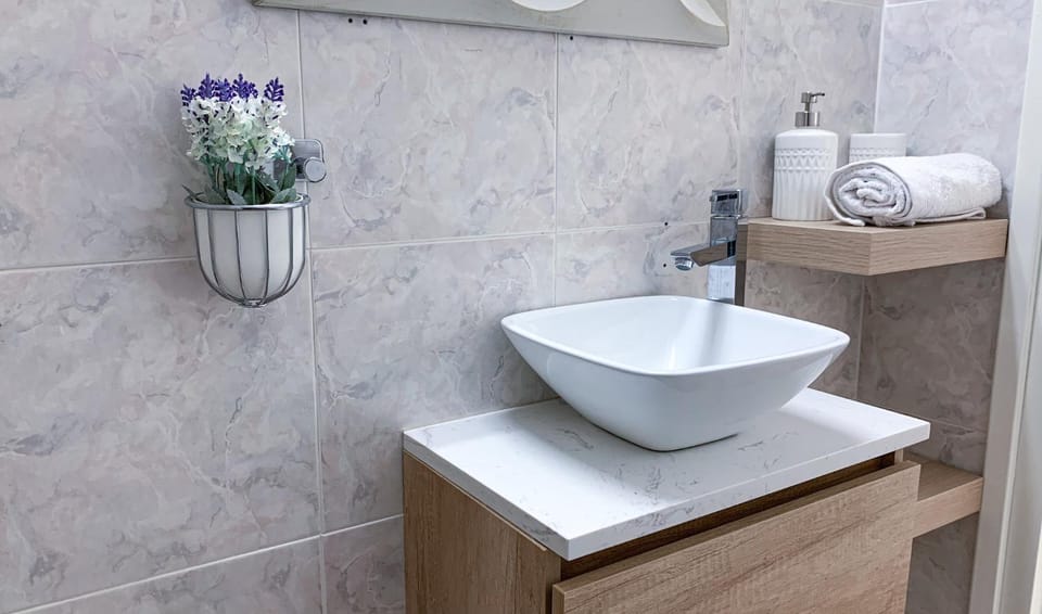 Bathroom, towels