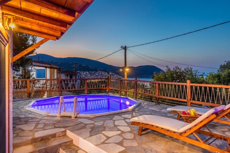 City view, Sea view, Swimming pool