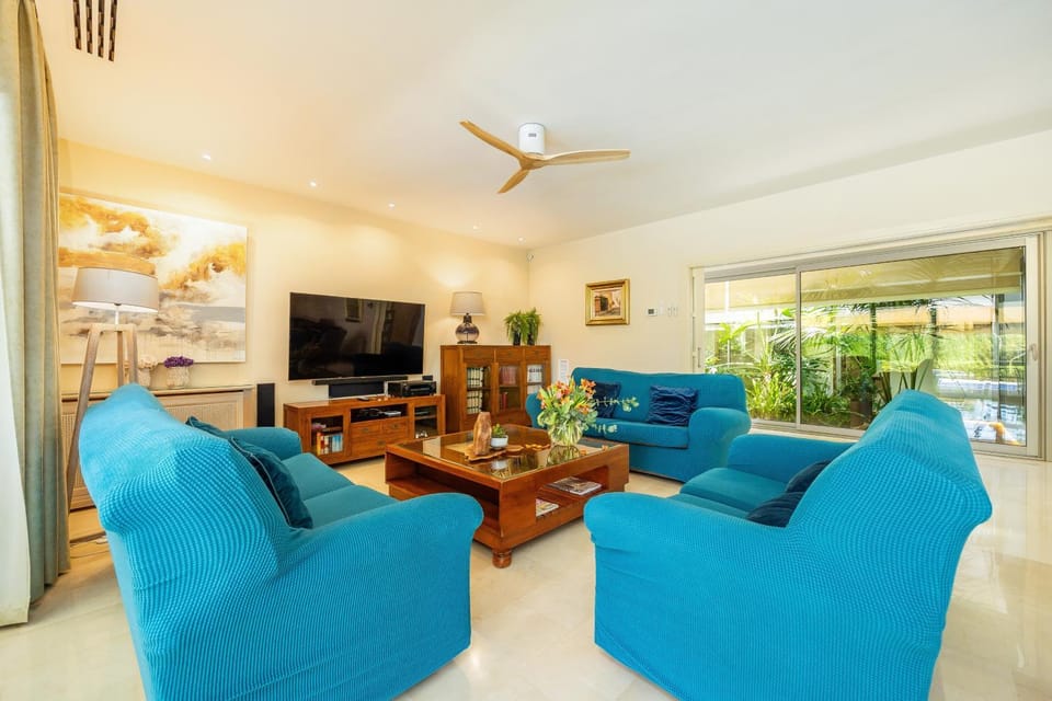 Property building, Living room