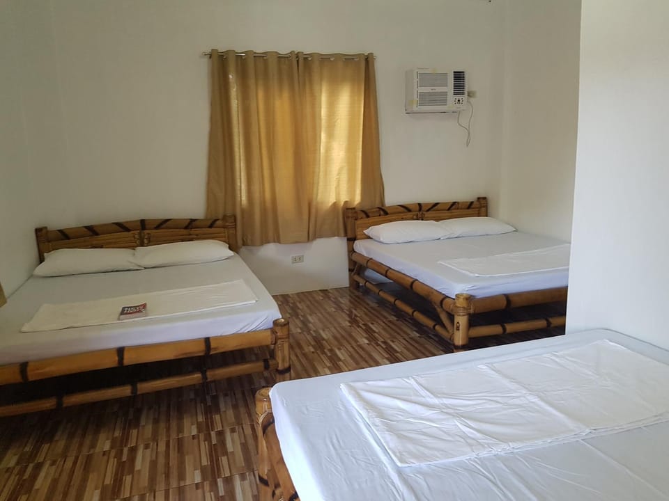 R&;S Restplace Resort Bed and Breakfast in Calabarzon