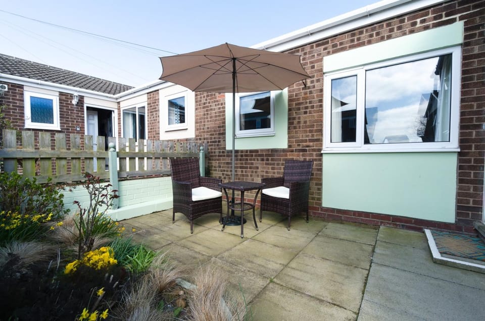 Property building, Patio, Garden, Garden view