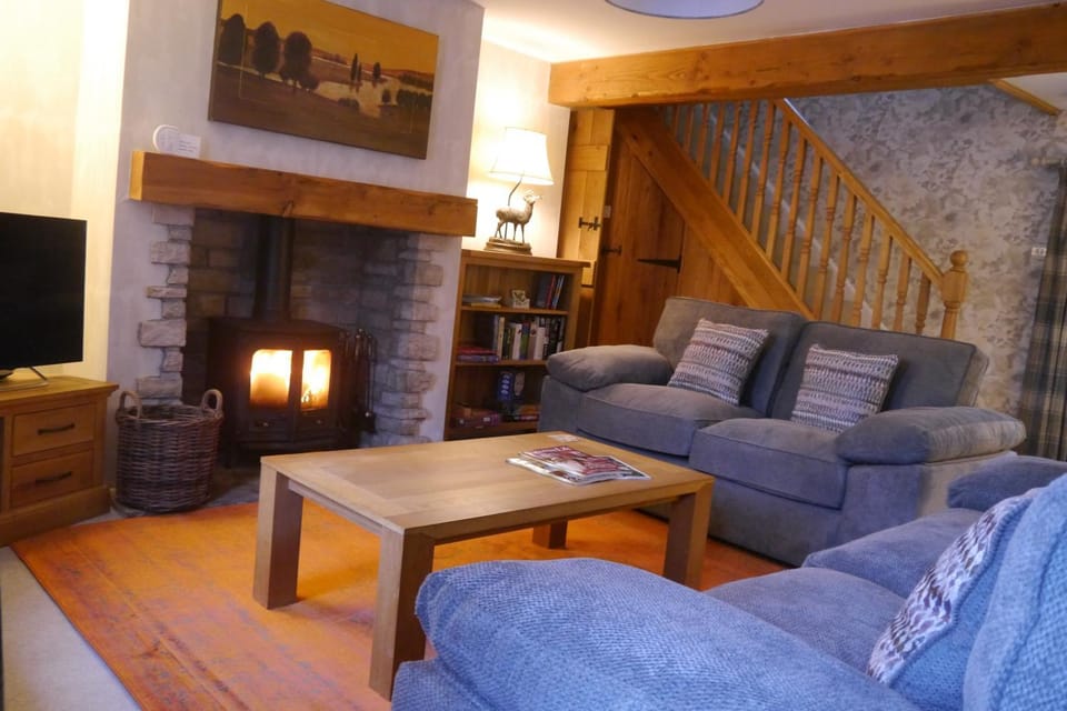 TV and multimedia, Living room, Lounge or bar, Seating area