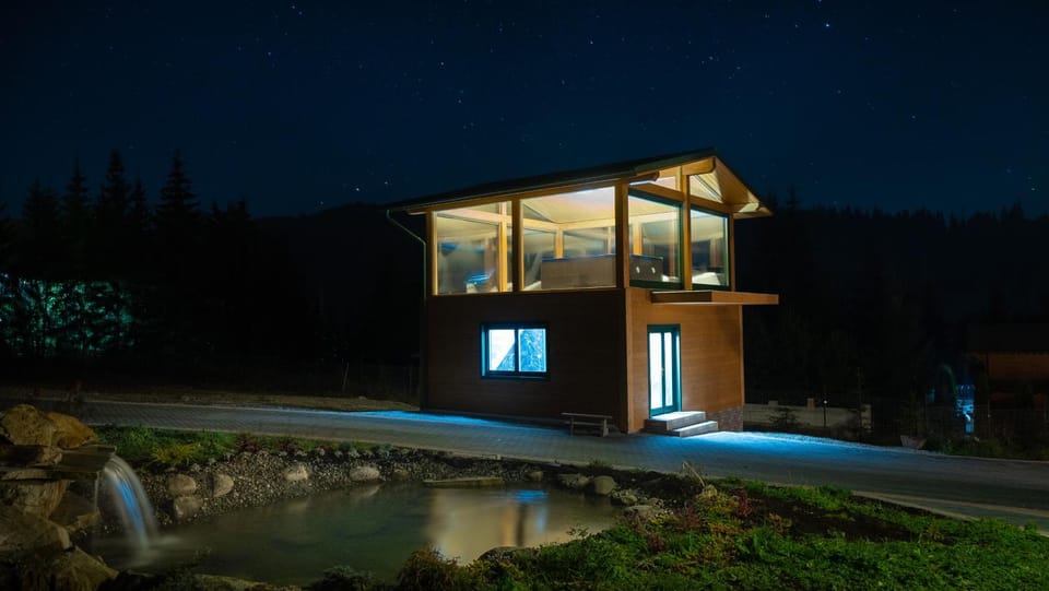 Hot Tub, Sauna