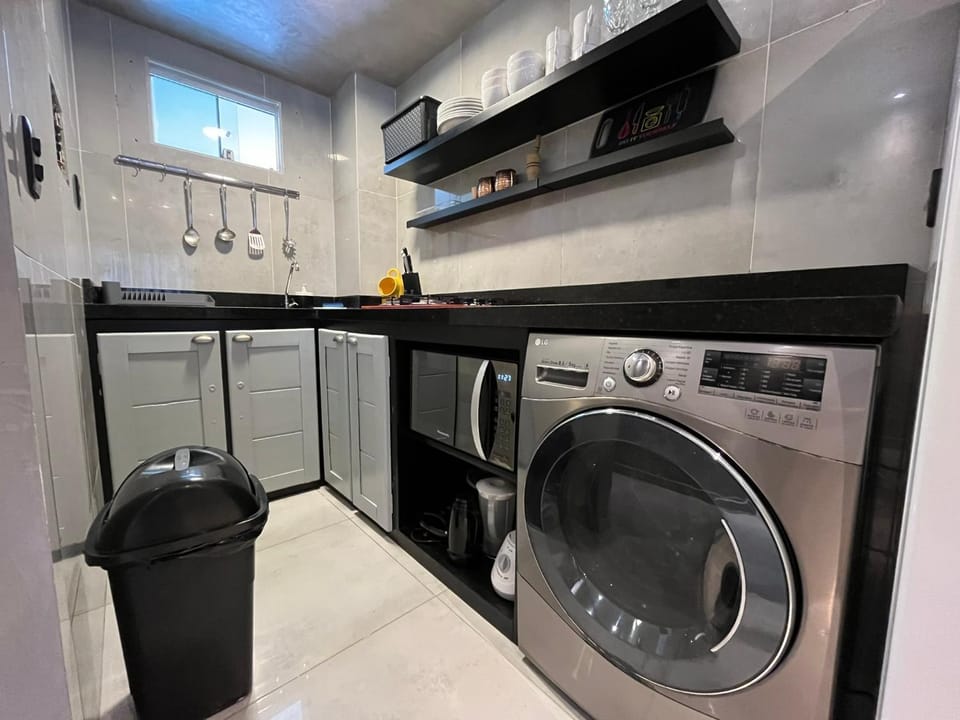 Kitchen or kitchenette, washing machine, dryer