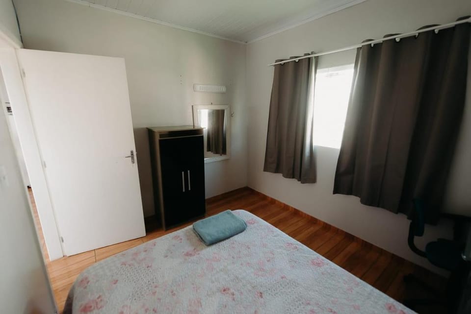 Bed, Photo of the whole room, wardrobe