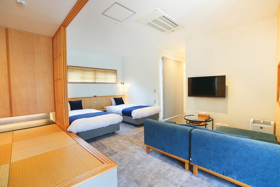 Bed, Living room, Bedroom