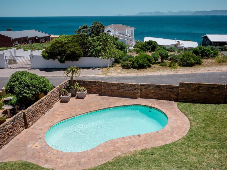 Property building, Pool view, Sea view, Swimming pool