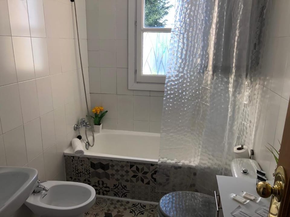 Bathroom, Bath