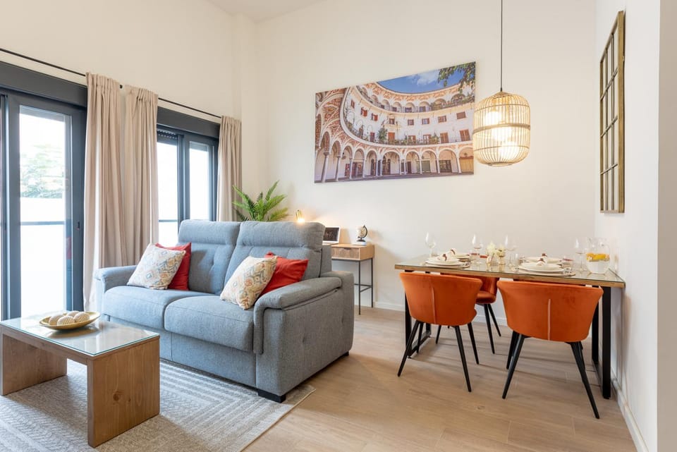 Communal lounge/ TV room, Living room, Dining area