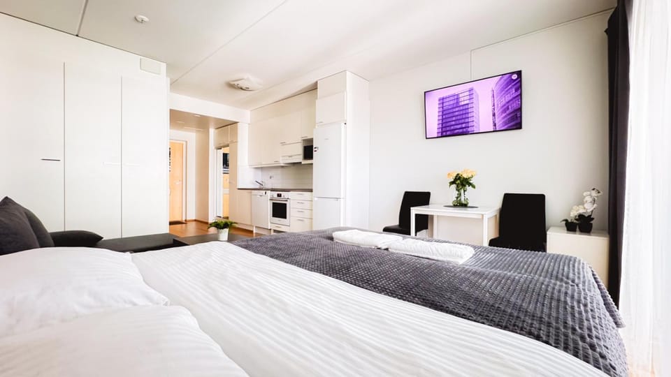 Communal lounge/ TV room, Bed, TV and multimedia, Photo of the whole room, Evening entertainment, Bedroom