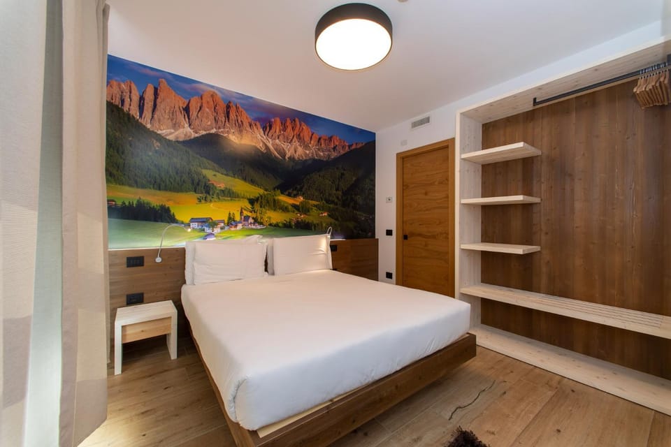 Bed, Photo of the whole room, Bedroom, wardrobe