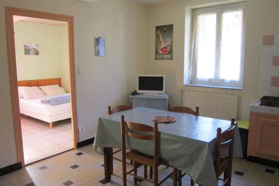 Appartement RDC maison de village Apartment in Catalonia