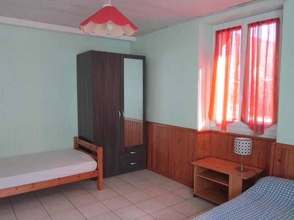 Appartement RDC maison de village Apartment in Catalonia
