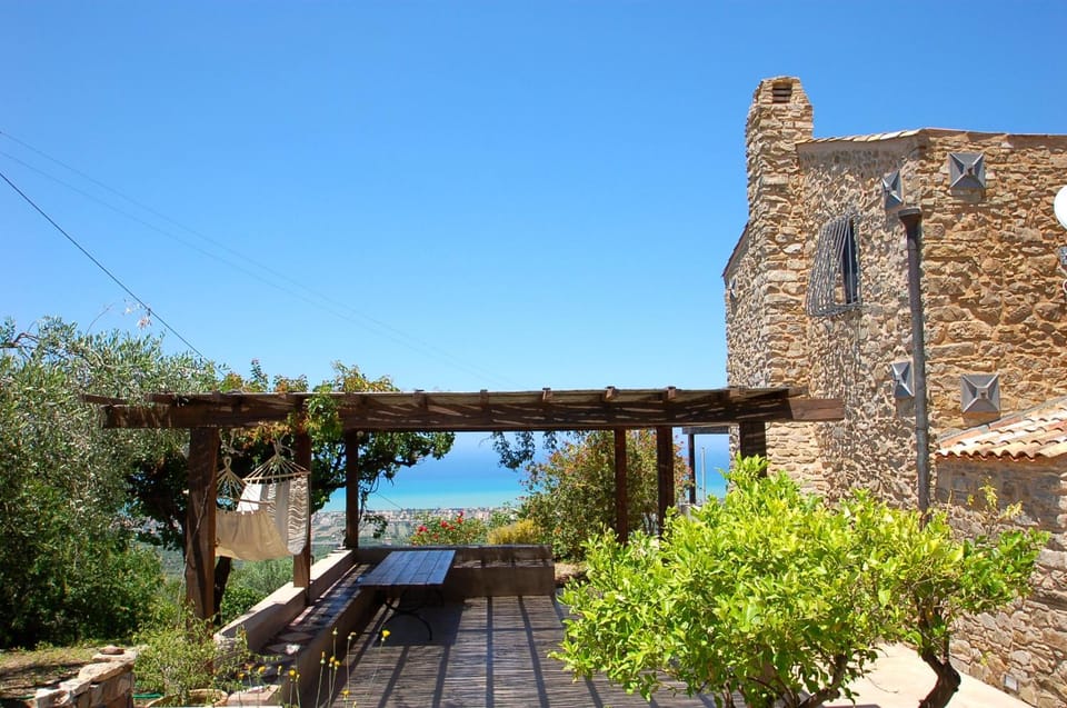 Villa con piscina vicino Cefalù (Sanificata) Villa in Sicily