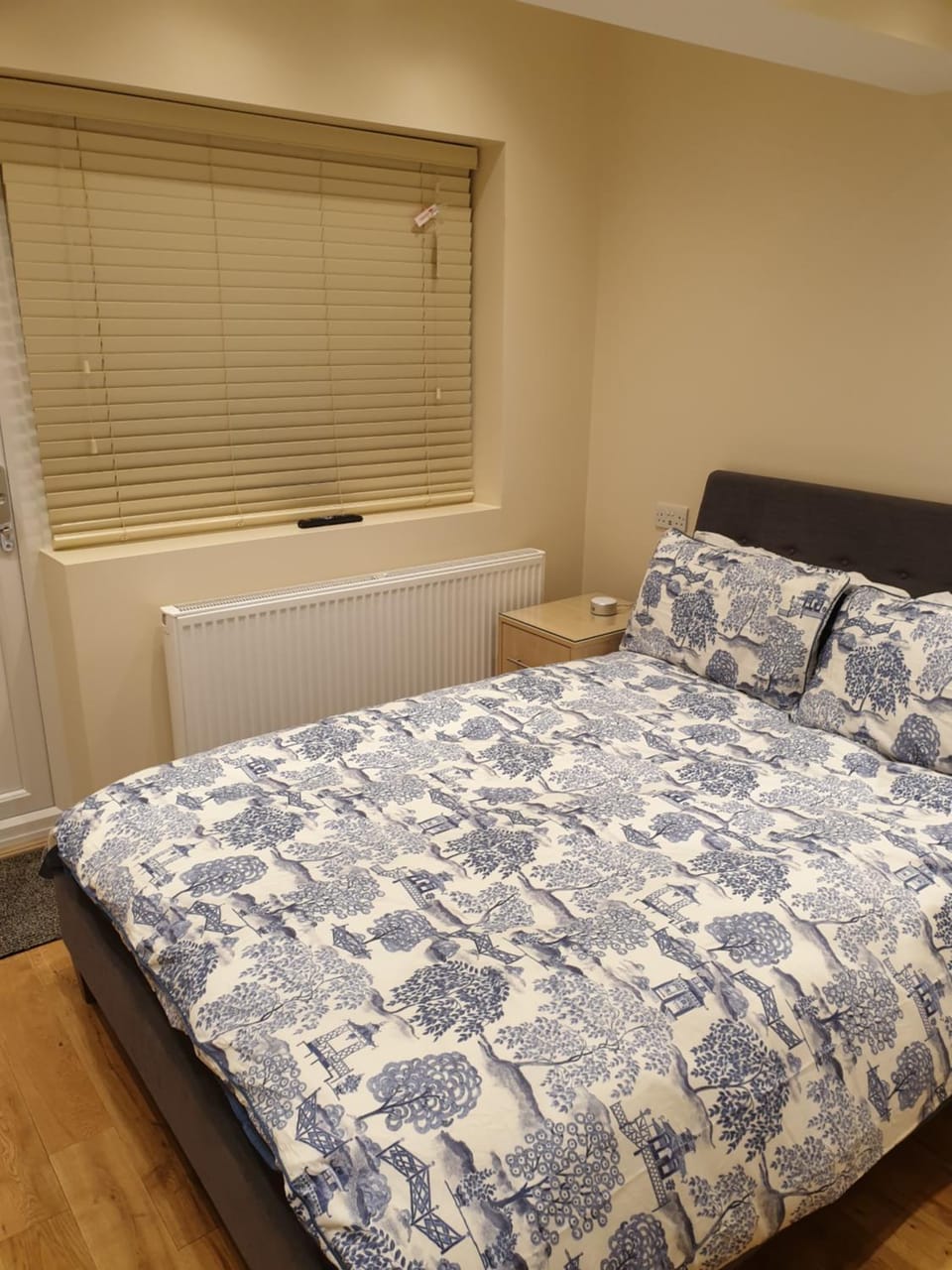 London Luxury Apartments 5 min walk from Ilford Station, with FREE PARKING FREE WIFI Apartment in Ilford