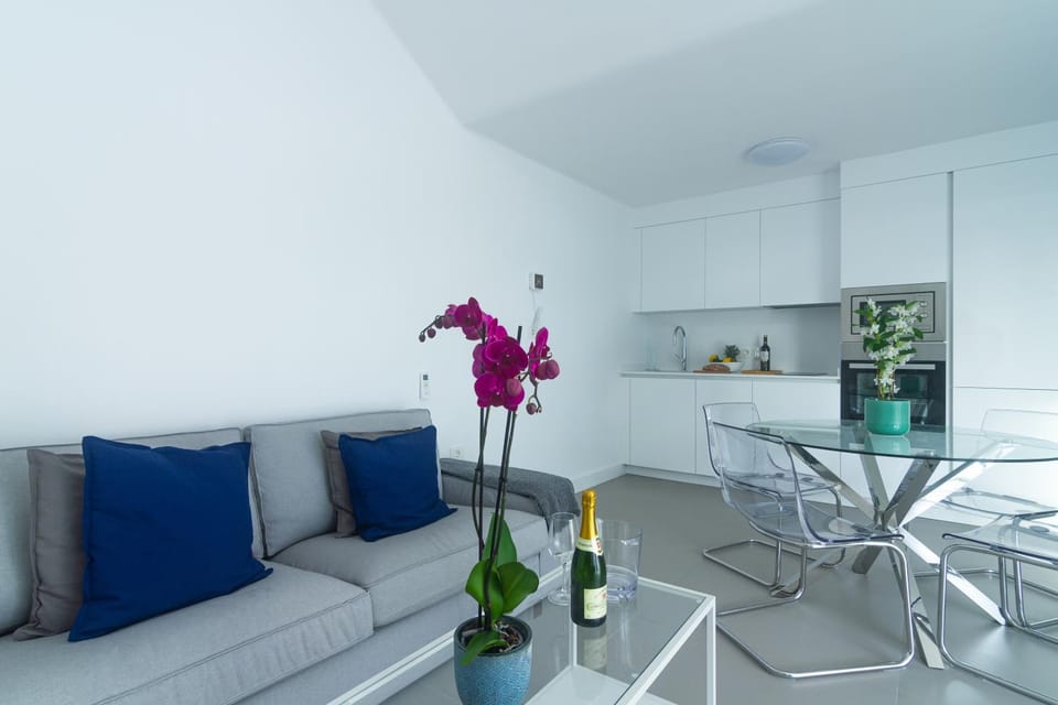TV and multimedia, Kitchen or kitchenette, Living room, Dining area