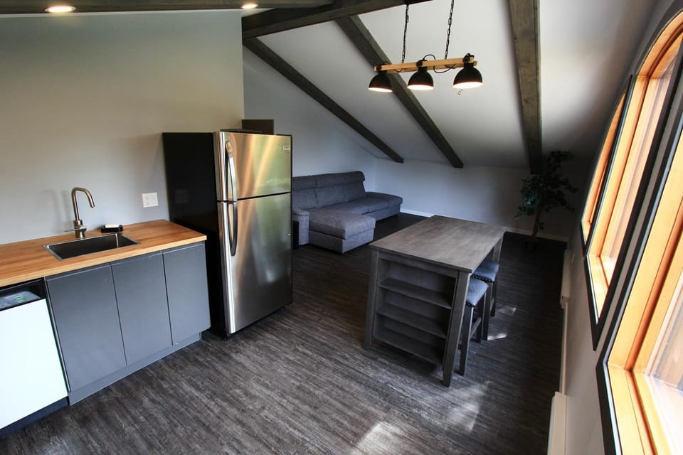 Le Nid doré sur le lac (Golden Nest on the lake) Apartment in Ontario