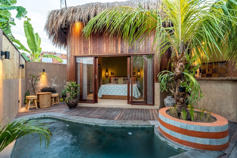 Bed, Garden, Seating area, Bedroom, Garden view, Pool view, Swimming pool