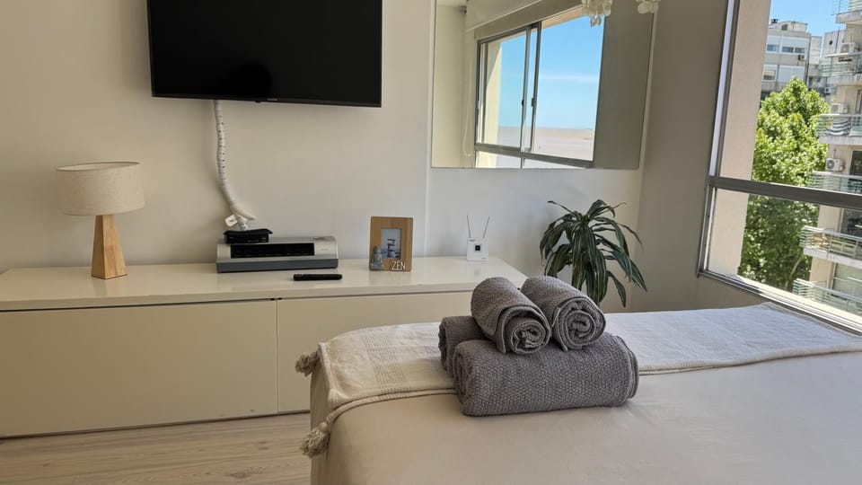 Apartamento en POCITOS vista al mar Apartment in Montevideo Department, Uruguay
