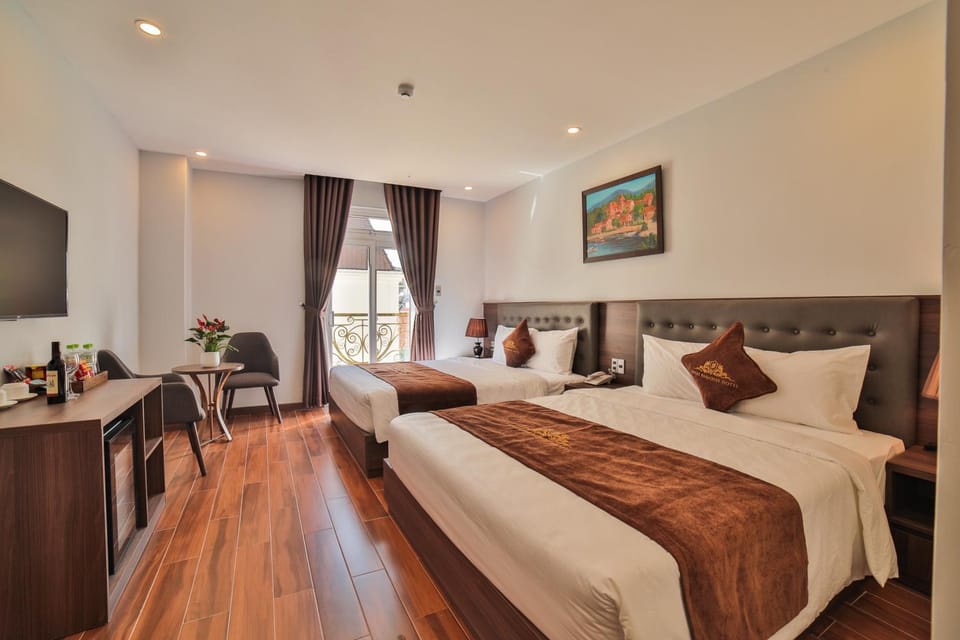 Bed, Food and drinks, Photo of the whole room, Bedroom