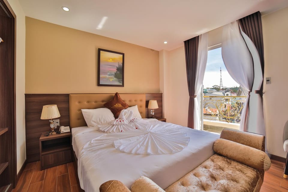 Bed, View (from property/room), Bedroom