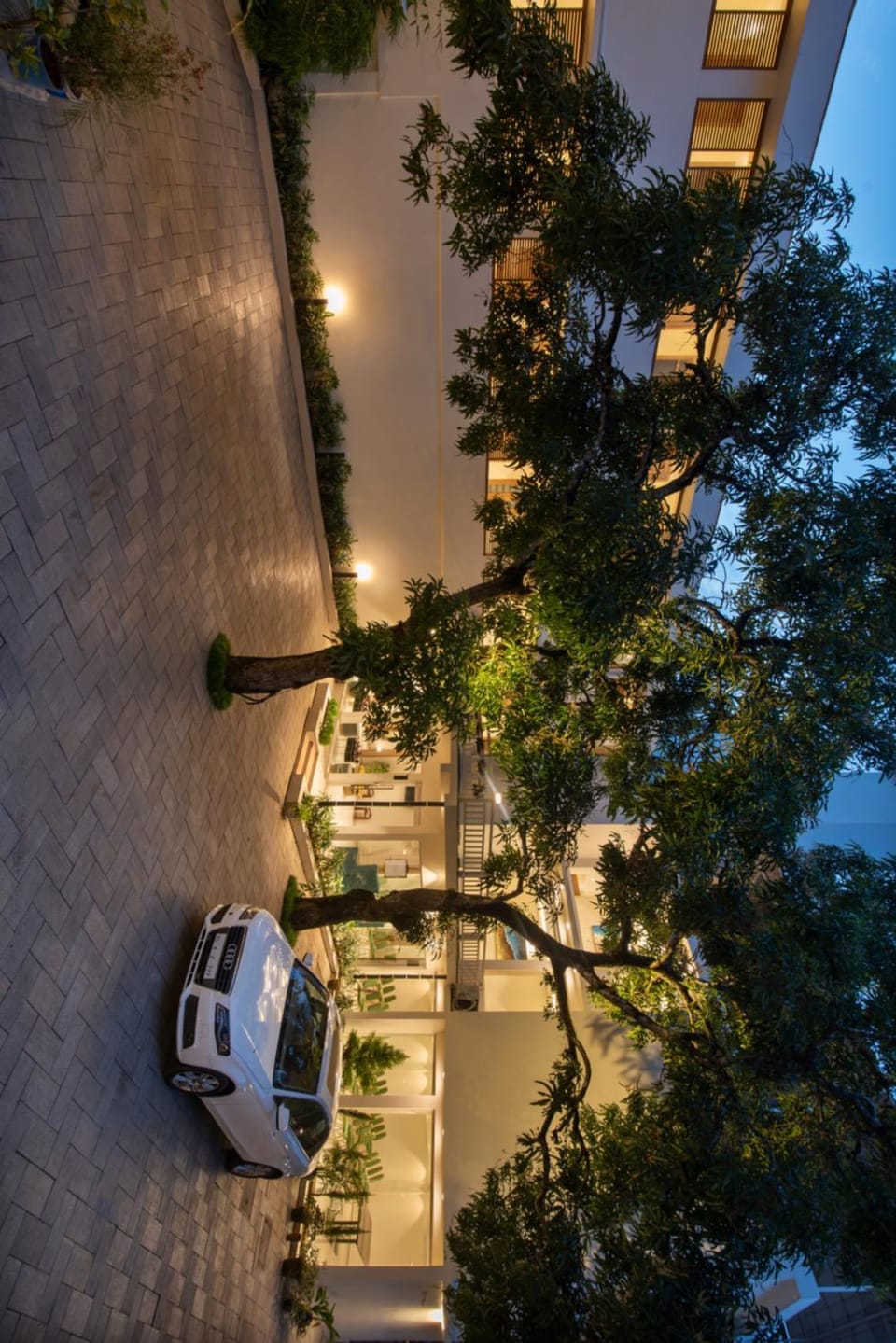 Facade/entrance, View (from property/room)