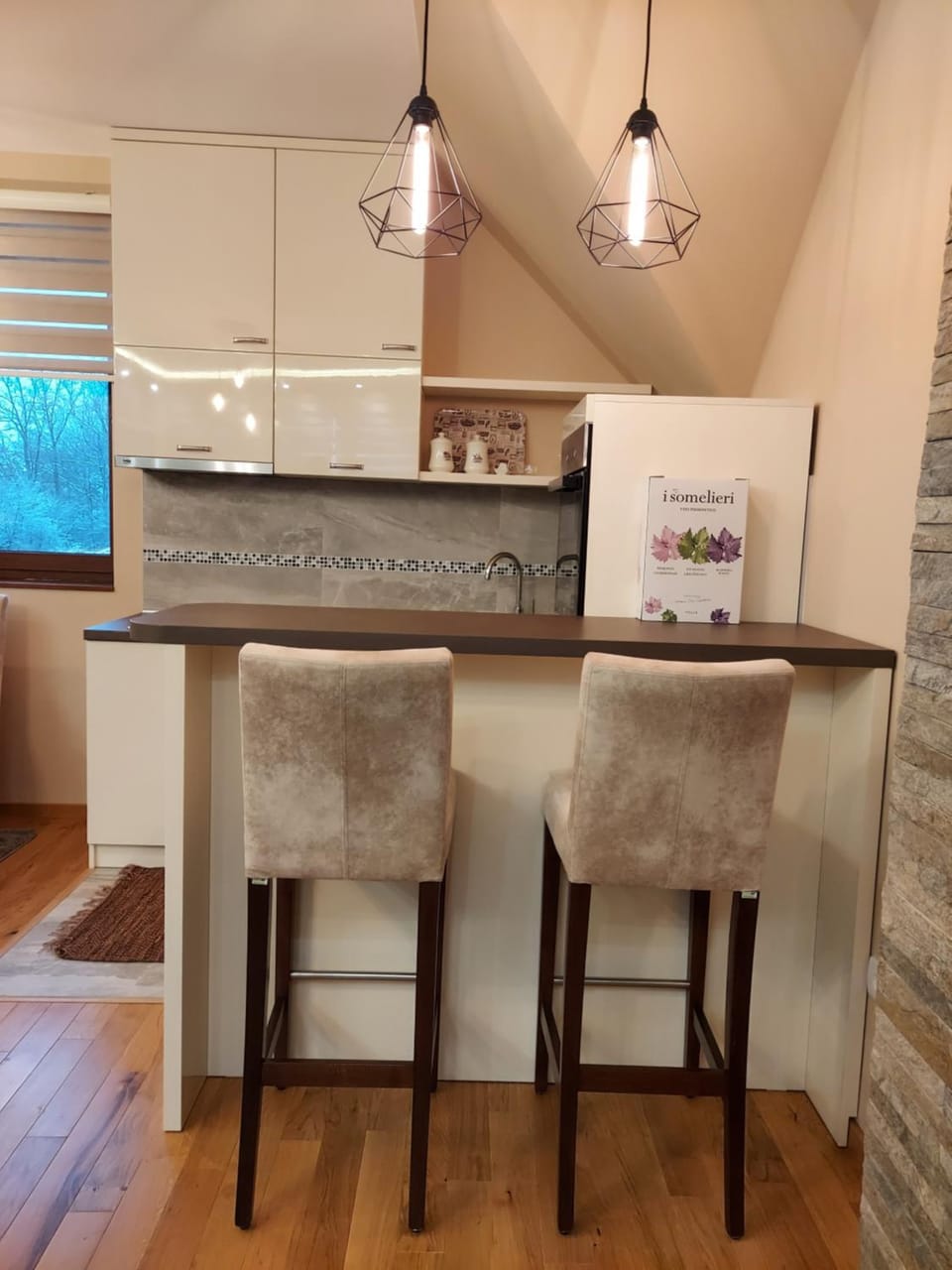 Kitchen or kitchenette, oven