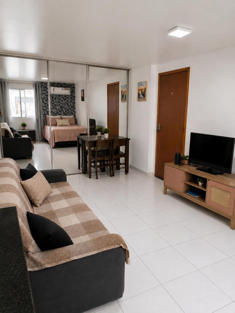Apartamento 500 metros da Praia, perto do Shopping Atlântico Apartment in Camboriú