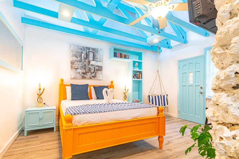 Bed, Photo of the whole room