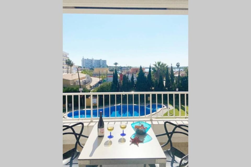 Balcony/Terrace, Food and drinks