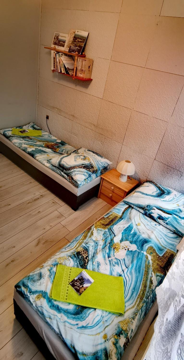 Bed, Living room, Photo of the whole room, Bedroom, towels