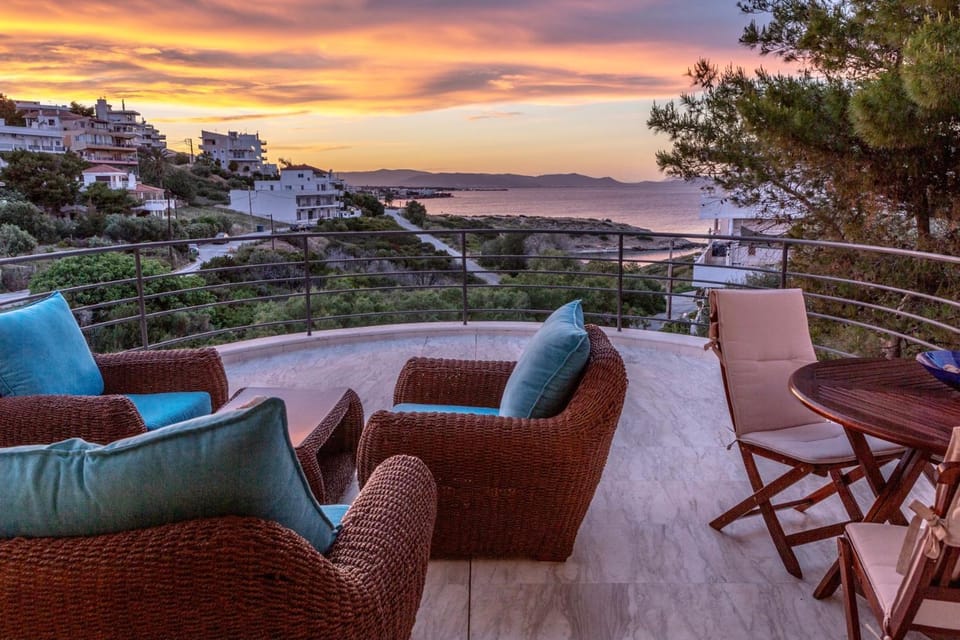 Property building, Balcony/Terrace, Sea view