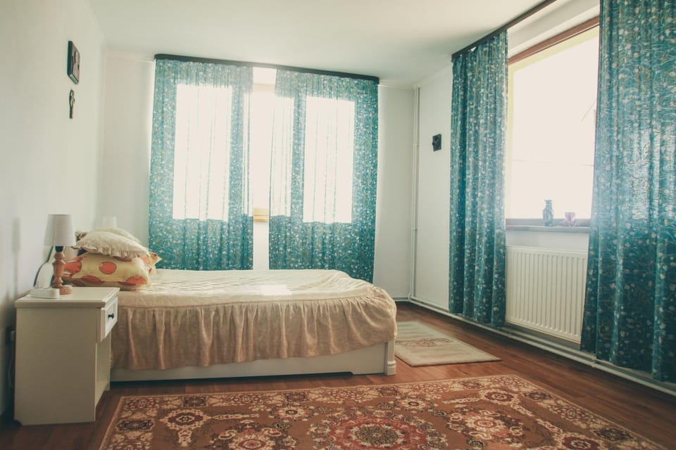 Bed, Garden view