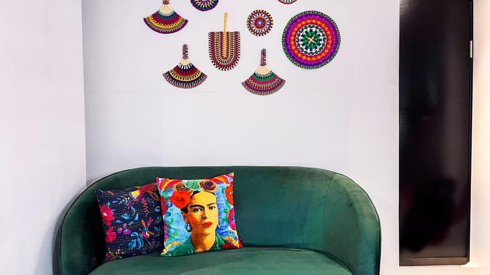 Living room, Decorative detail, Seating area