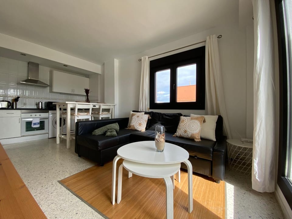 Kitchen or kitchenette, Living room, Seating area