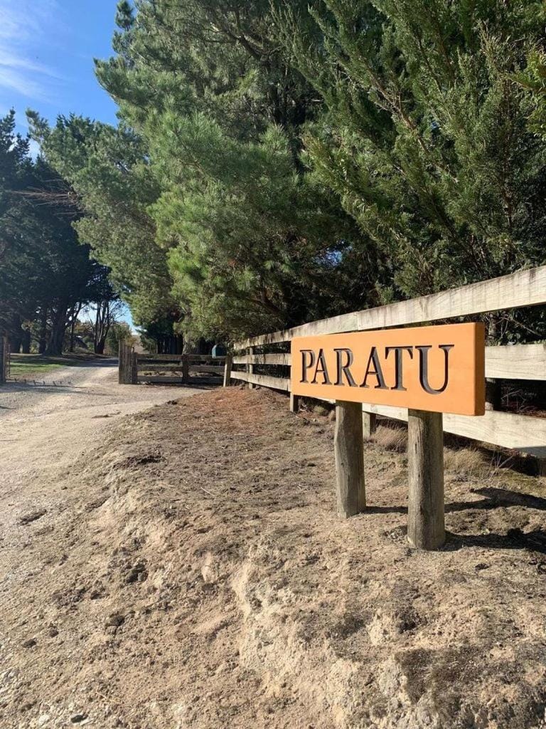 Paratu Farm Cottage in a quiet rural setting. House in Hawke's Bay