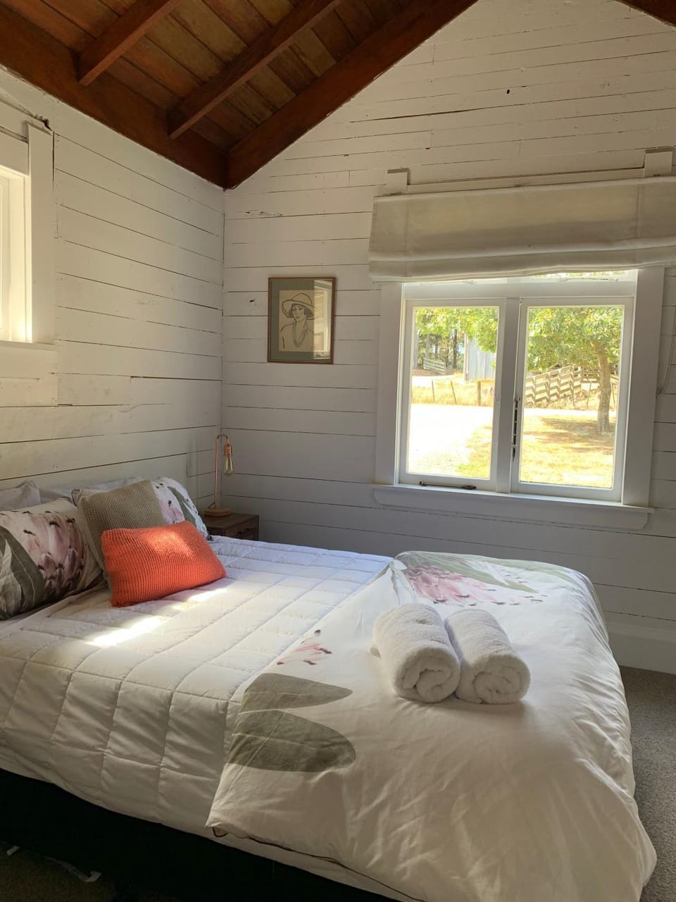 Paratu Farm Cottage in a quiet rural setting. House in Hawke's Bay
