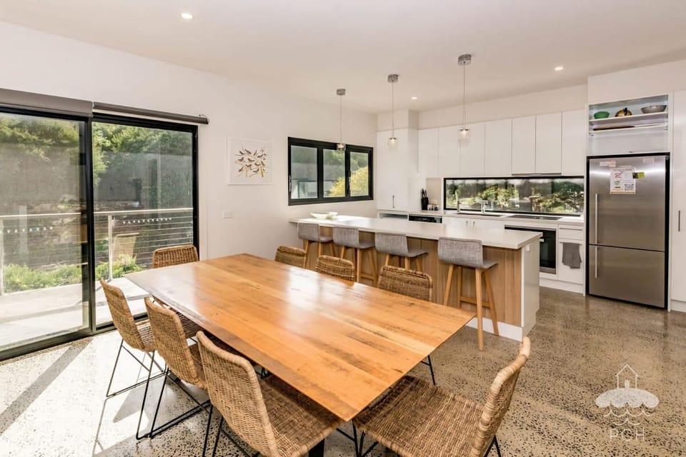 1 Anderson Ave Stay 3 Pay 2 Winter Special House in Sandy Point