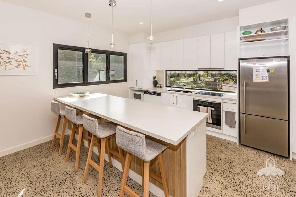 1 Anderson Ave Stay 3 Pay 2 Winter Special House in Sandy Point