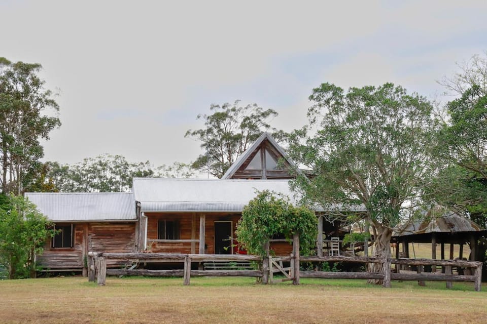 Property building, Natural landscape, Garden, Garden view