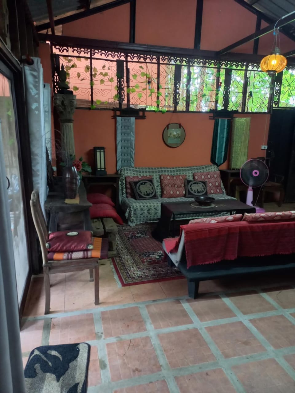 Living room, Seating area