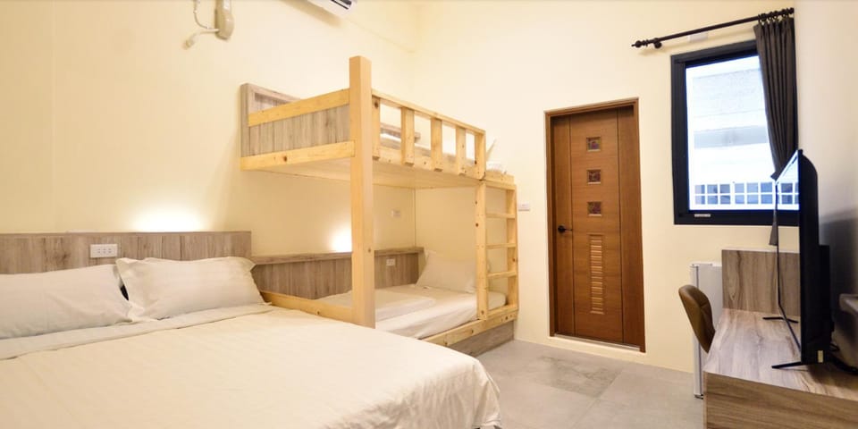 Photo of the whole room, bunk bed