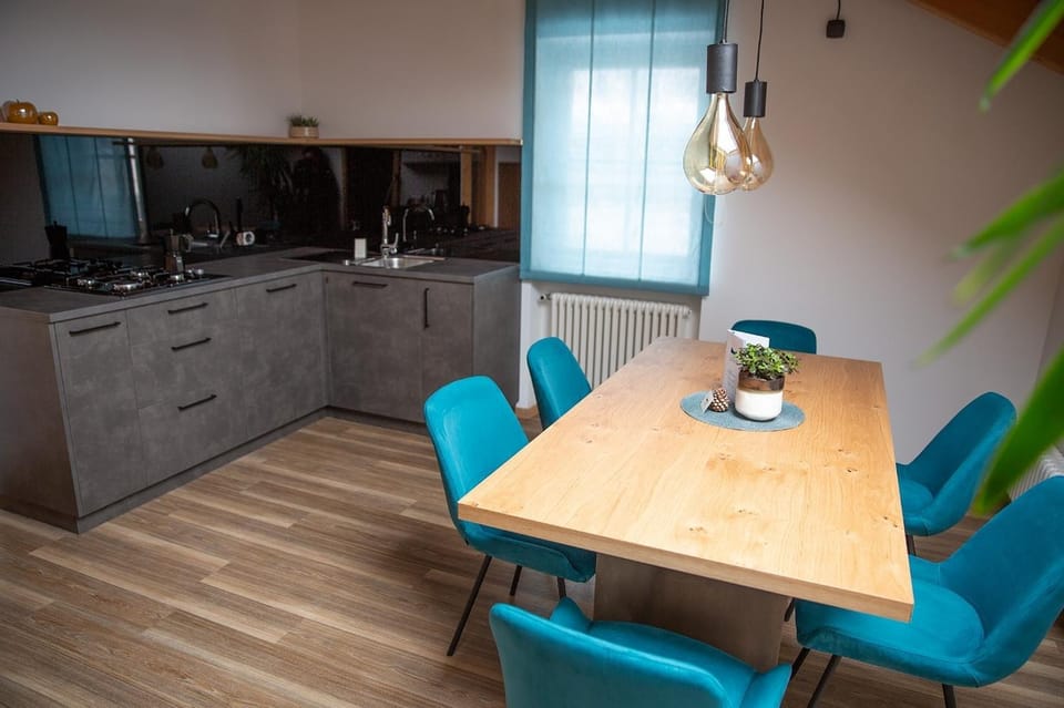 Property building, Kitchen or kitchenette, Living room