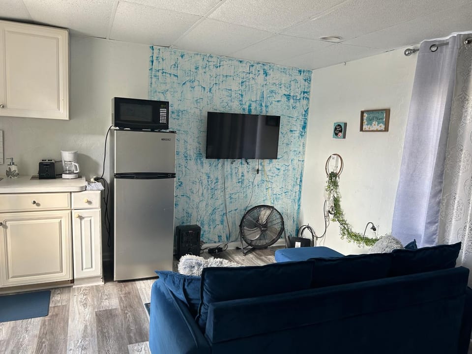 Cozy Studio 10 minutes from Siesta Key -perfect for couples Apartment in Gulf Gate Estates