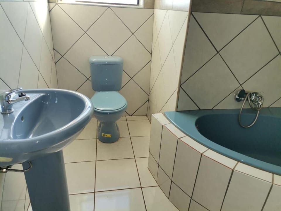 Toilet, Bathroom, Bath