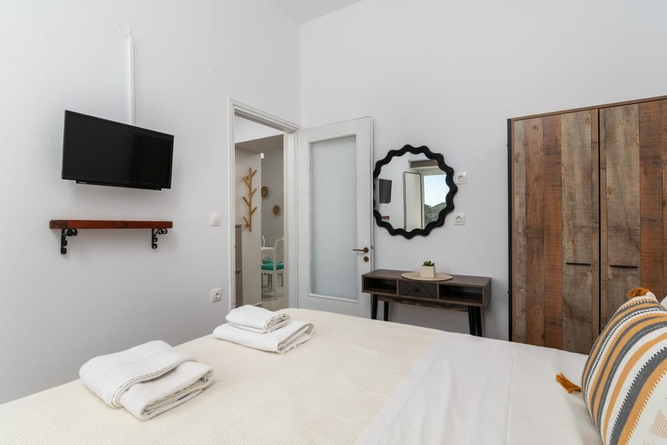 Property building, Bed